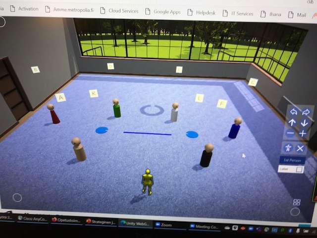 Hahmoja virtuaalitodellisuudessa.