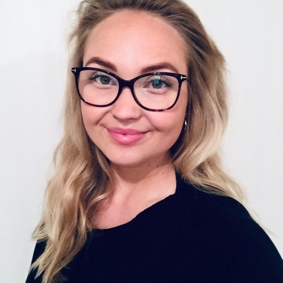 Tekstin kirjoittajan Niikka Lindbergin kasvokuva.