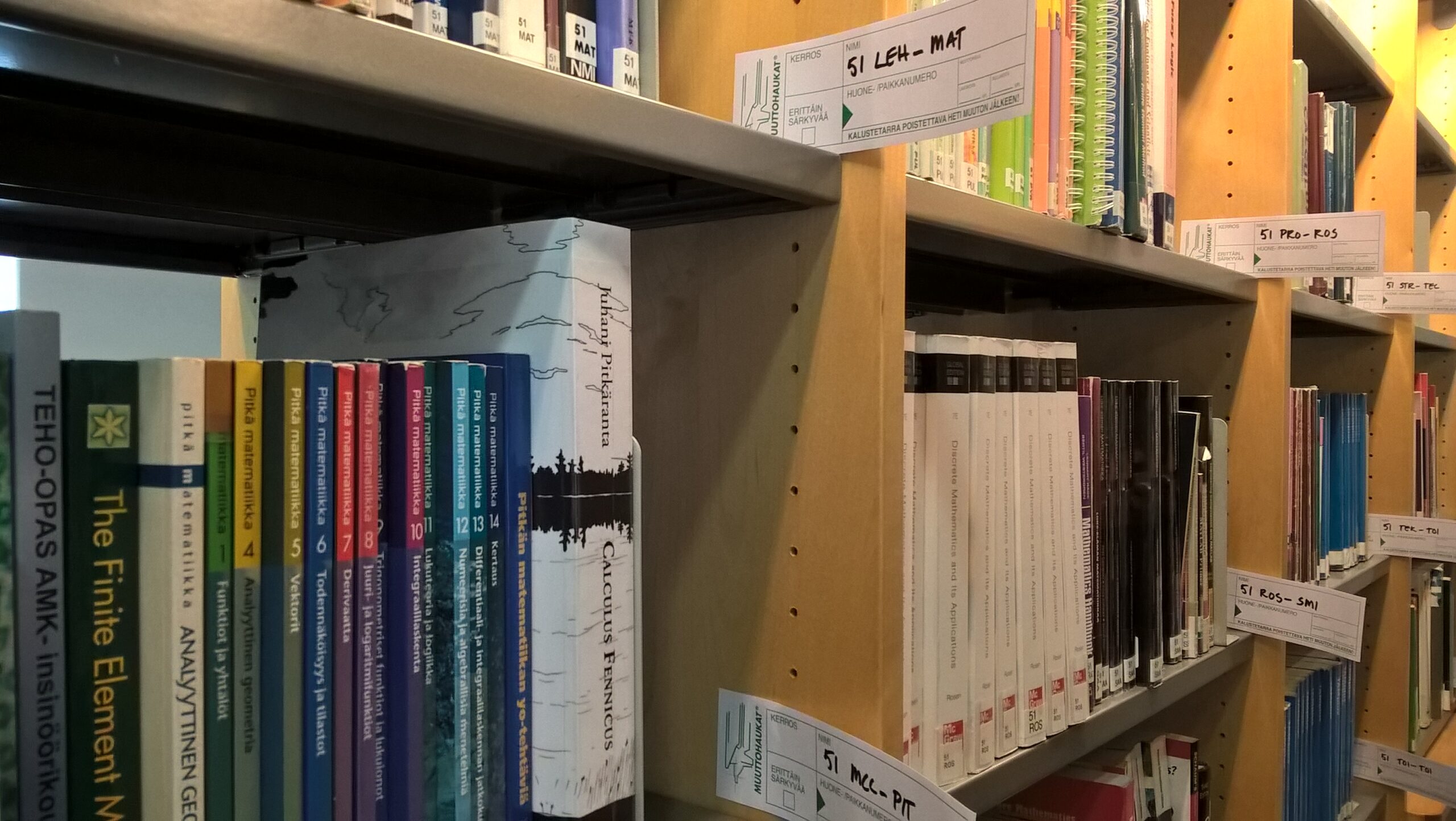 Kirjat merkittiin pakkausta varten.