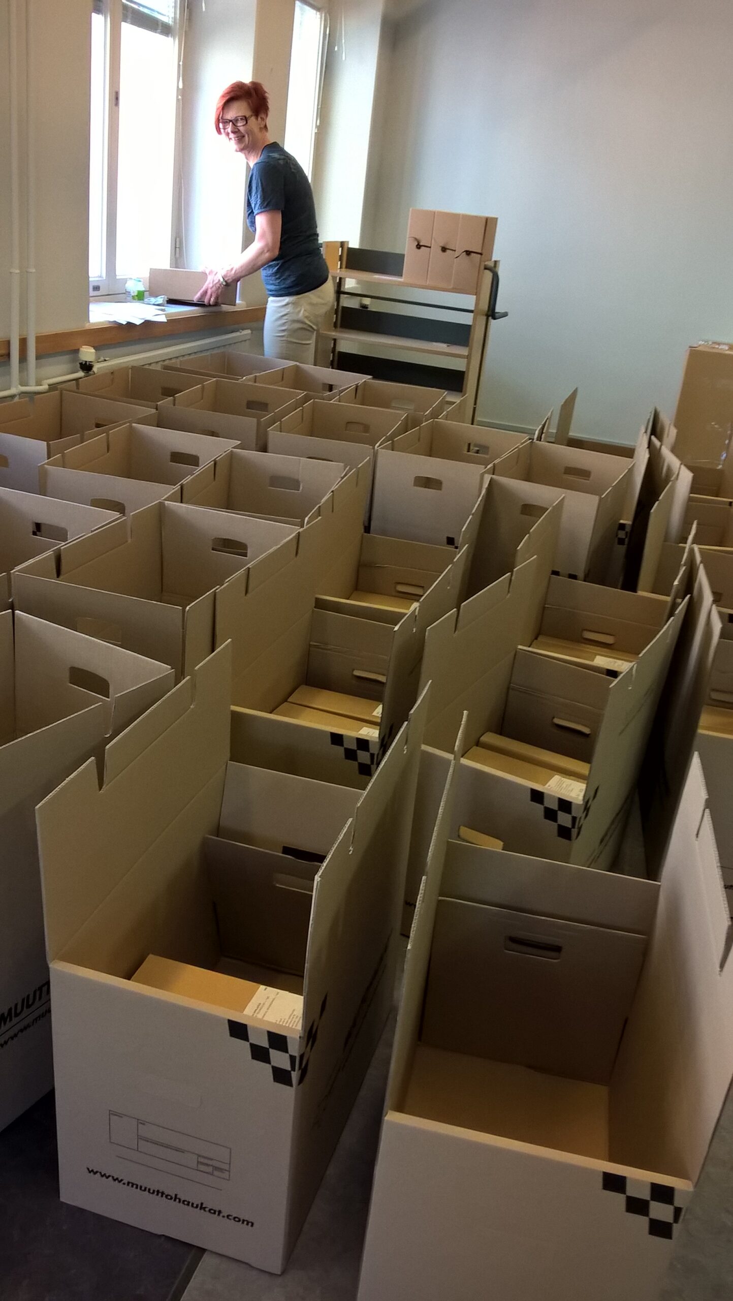 Päällikkö pakkaa.