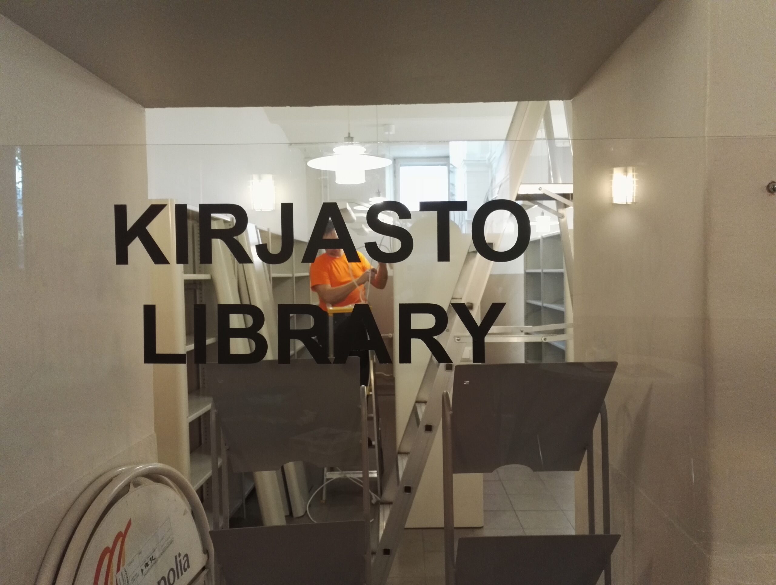 Vielä asennetaan valot-