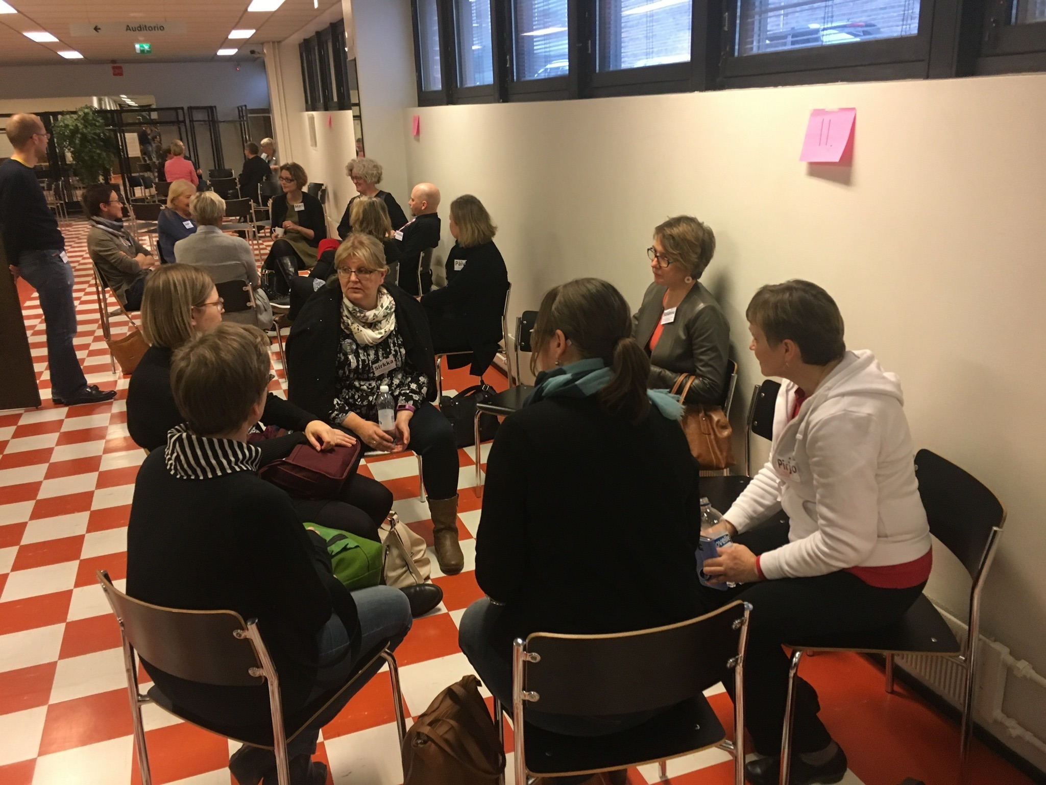 Ryhmä-äly toiminnassa