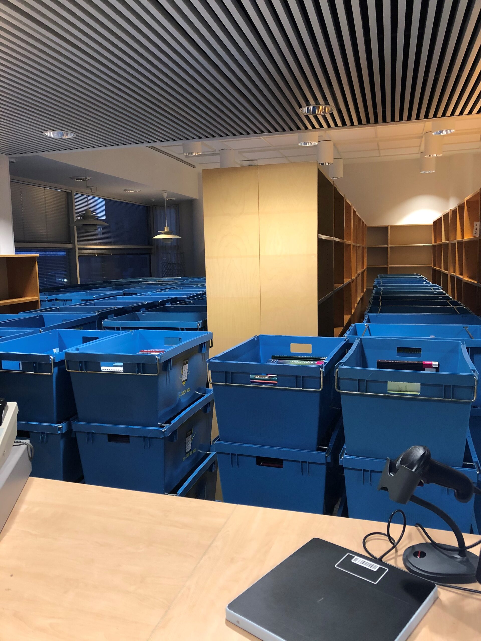 Muuttolaatikot Vanhalla viertotiellä