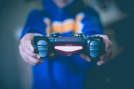 Hyvät, pahat pelit — tarkastelussa pelaamisen mielenterveysvaikutukset